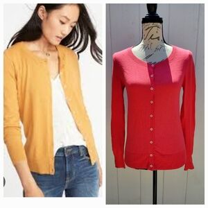 Old Navy Crew Cardigan in Cosmic Rouge Size XS‎